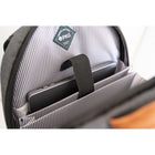 Sac à dos recyclé PKG Durham Outpost - Gris-Compartiment séparé avec poche matelassée pour ordinateur portable (jusqu'à 15"/16"") et fentes pour fichiers à chargement par le haut.