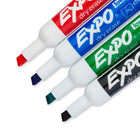 Expo® – Support aimanté pour surface à effacement à sec-La tablette aimantée peut se fixer en deux façons - avec adhésifs ou aimants (compris)