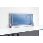 Dahle – Coupe-papier rotatif professionnel 554 de 28 3/8 po-La rogneuse comporte un tracé de guidage imprimé pour faciliter des coupes droites ou angulaires