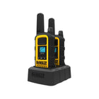 DeWalt - DXFRS800 Talkies-walkies robustes, paquet de 2 radios-2662 combinaisons de confidentialite sont possibles lorsque les 22 canaux sont combines avec les 121 codes de confidentialite