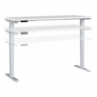 Bureau assis-debout à hauteur réglable 72 po x 30 po Move 40 Series de Bush Business Furniture - blanc/gris métallique-Le bureau assis-debout électrique à hauteur réglable est doté d’un piètement motorisé et d’un plateau 72L x 30P avec système de gestion des câbles intégré
