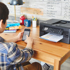 Brother MFC-J1012DW Imprimante à jet d’encre couleur-Vous n'aurez plus à deviner quand remplacer l’encre. Profitez d'une impression sans souci avec l’indicateur de pages, un moyen visuel et numérique de savoir combien d'encre vous avez utilisé et combien il en reste.