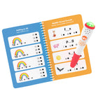 Educational Insights - Hot Dots® First Grade Essentials Lecture et cahier d'exercices mathématiques-Rétroaction instantanée ! Hot Dots Interactive Pen fournit des commentaires audio et s'allume en vert pour des réponses correctes et fournit une redirection douce et s'allume en rouge pour les réponses incorrectes. Les sons peuvent être mis en sourdine. (Pen nécessite 2 piles AAA, non incluses.)