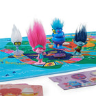 Spin Master - Trolls World Tour - Jeu coopératif pour enfants-Aucune pile nécessaire : Il vous suffit d'ouvrir la boîte, de placer les jetons sur le plateau de jeu en tissu, de mettre en place vos pions Trolls et d'embarquer dans un voyage musical.