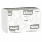 Kleenex - Essuie-mains à plis multiples - feuilles de 9,2 po x 9,4 po - 1 épaisseur - Blanc - Paquet de 8-150 feuilles/paquet