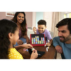 Mattel - Games jeu Uno Quatro-Les tuiles d'action vous permettent d'échanger deux plateaux, de pousser une tuile hors d'un plateau ou de forcer un autre joueur à jouer son tour avec 2 tuiles de moins.