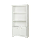 South Shore – Bibliothèque à 3 tablettes avec portes, blanc pur, collection Vito (10328)-Trois espaces de rangement ouverts séparés par deux tablettes ajustables