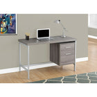 Monarch Specialties - 7150 Bureau 48 po L - Taupe Fonce/Metal Argent-Elle offre de nombreux rangements fermés grâce à deux tiroirs de rangement, dont un tiroir classeur pour les dossiers de format standard et légal de votre bureau à domicile, et un tiroir supérieur spacieux pour garder les articles de bureau à portée de main.