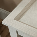 Sauder - La Collection Larkin Ledge Bureau - Finition Glacier Oak-Tiroir inferieur avec coulisses à extension complete pour dossiers suspendus de format lettre.