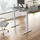 Bureau assis-debout à hauteur réglable 48 po x 24 po Move 40 Series de Bush Business Furniture - gris platine/gris métallique-Le plateau durable en stratifié thermofusionné offre une résistance supérieure aux taches, aux rayures et aux autres dommages esthétiques