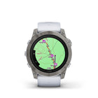 Garmin - Epix Pro Sapphire Edition - 51mm Titane avec bracelet Whitestone-NOUVELLE lampe de poche LED intégrée (toutes les tailles de montre) : des intensités lumineuses variables et une lumière de sécurité rouge vous permettent d'être plus conscient lorsque vous vous entraînez dans l'obscurité et peuvent fournir un éclairage pratique lorsque vous en avez besoin. Le mode stroboscopique peut même correspondre à votre cadence de course