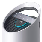 Purificateur d’air TruSens Z2000 avec surveillance de la qualité de l’air SensorPod-TruSens vous informe constamment. Une bague lumineuse de couleur et une valeur numérique indiquent la qualité de l’air : bonne, moyenne ou mauvaise.