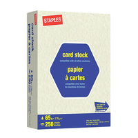 Papier cartonné Staples, 8-1 / 2 "x 11", 65 lb, motif parchemin beige, paquet de 250 -Papier cartonné épais, idéal pour le codage couleur, les albums de coupures, les affiches, les présentations et plus