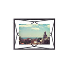 Umbra – Présentoir à photographies Prisma 4 x 6 po, noir (313016-040)-Support mural ou de bureau