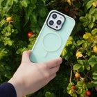 TUFF8 - Étui robuste Glide Guard pour iPhone 15 Pro Max - Vert clair-Compatible MagSafe : les étuis MagSafe TUFF8 sont construits avec des aimants puissants pour un alignement sécurisé avec n'importe quel chargeur MagSafe et sans fil afin de procurer un chargement plus rapide et plus facile