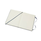 Moleskine – Carnet de la collection Classic, pointillé, couverture rigide, bleu saphir, 7,5 po x 9,75 po-La reliure collée se pose à plat