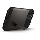 Coque Slim Armor Spigen pour iPhone 12 Pro Max - Gunmetal-La fonctionnalité n'est pas sacrifiée avec un accès complet à tous les ports et contrôles.