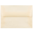 JAM Paper Enveloppes livret à fermeture gommée, papier vélin translucide, 3 5/8 x 5 1/8 po, ivoire ocre printemps, 100/pqt-Ivoire ocre printemps