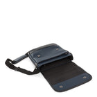 Bugatti, MSG2019BU-Navy Gin & Twill - Sac à bandoulière avec fermeture magnétique pour tablette - Bleu marin-Pochette à fermeture éclair sous le rabat