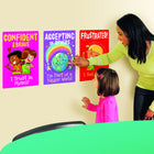 TREND enterprises - Ensemble d'apprentissage I Feel - 16,12 po x 10,75 po - 8 affiches-L'emballage se referme pour un rangement facile