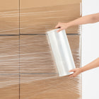 Film étirable, rouleau de 14 po x 1500 pi-la largeur de 14" et la longueur de 1500' offrent une couverture suffisante pour les grandes palettes