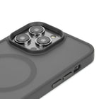 TUFF8 - Étui robuste Glide Guard pour iPhone 16e/15 - Noir fumé-Protection de l'écran et de l'appareil photo : conçu avec un rebord surélevé pour l'objectif et le cadre de l'écran afin de protéger votre appareil photo, votre flash et votre écran contre les rayures lorsqu'il est placé face vers le bas