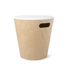 Umbra Tabouret de rangement Woodrow naturel/blanc-MEUBLE POLYVALENT : Le tabouret Woodrow mesure 40.6x42cm et peut stocker de grands articles ménagers comme des couvertures ou des coussins de canapé.