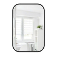 Miroir mural rectangle Umbra Hub noir-La jante en caoutchouc noir du miroir ajoute non seulement à la netteté de ce miroir, mais sert également de protection