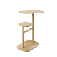 Umbra Swivo Table d'appoint double et pivotante - naturel-Fabriqué en bois naturel et en métal blanc, Swivo a été inspiré par des formes naturelles douces, créant un motif minimaliste et moderne.