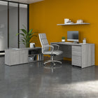 Bureau 60 po x 30 po avec retour et classeur mobile Studio C de Bush Business Furniture - gris platine/gris platine-Le bureau d’ordinateur durable supporte jusqu’à 200 lb et est conçu pour un maximum de stabilité ; offert avec du matériel de fixation murale