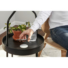 Humanscale - NeatCharge-Avec seulement 5,14 pouces de diametre, NeatCharge se fixe facilement sous la plupart des surfaces, y compris les bureaux, les tables basses et autres surfaces domestiques.