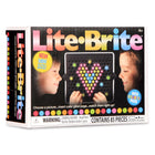 Jeu de société miniature Lite Brite-Facile et amusant de créer de beaux designs avec de la "lumière". Suivez simplement les guides artistiques et placez des chevilles colorées dans les trous. N'importe qui peut créer de belles images qui brillent. Appuyez sur le bouton pour voir quatre spectacles de lumière différents pour améliorer votre art - clignotant, pulsé, stable et aléatoire.