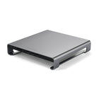 Satechi – Support de type-C pour moniteur iMac, gris cosmique-Comprend un port de données USB-C intégré (jusqu’à 5 Gb/s), des ports USB 3.0 (jusqu’à 5 Gb/s), emplacements pour cartes micro / SD (UHS-I, jusqu'à 104 Mb/s) et une prise audio pour un accès pratique à tous vos appareils. Il vous suffit de brancher le câble Type-C fourni sur le port USB-C de votre ordinateur et de connecter vos périphériques.