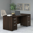 Bureau à devant arqué 72 po x 36 po avec classeurs mobiles Studio C de Bush Business Furniture - noyer noir/noyer noir-Le fini en stratifié thermofusionné protège l’ensemble de mobilier de bureau contre les rayures et les taches