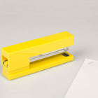 JAM PAPER - Agrafeuse de bureau moderne, Jaune-Taille : 6 x 2,5 x 1,125 pouces