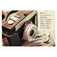 Aline Greetings – Carte d'anniversaire générale, appareil photo, Focus on the positive, paq./18-Papier non couché de qualité supérieure