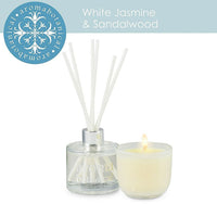 Aromabotanical – Ensemble-cadeau avec bougie au parfum de jasmin et de bois de santal + diffuseur (16-AB/SET JS)-L’ensemble-cadeau d’Aromabotanical combine un diffuseur à roseaux de 50 ml contenant des huiles essentielles australiennes sur mesure, et une mini bougie de 2 oz.