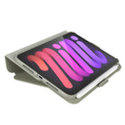 Speck - Coque Balance Foilio avec Microban pour iPad Mini (2021) - Vert Velours/Vert Mousse De Chêne-Le loquet de sécurité garantit que la housse reste bien fermée, ce qui permet de protéger votre écran et de garder tout à sa place