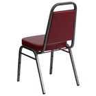 Flash Furniture – Chaise empilable à dossier trapèze, siège 2,5 po, argenté avec tissu bourgogne (FDBHF1SVBY)-Conception à dossier trapèze