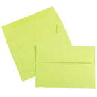 JAM Paper Enveloppes format livret de couleur vive, ferm. gommée, 3 5/8 x 5 1/8 po, vert lime, paq./100-Matériau : Papier