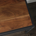 Sauder - La Collection Nova Loft Bureau - Finition Grand Walnut-Spacieux plan de travail.