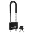 Master Lock – Cadenas à clé à corps massif recouvert de vinyle à largeur de 51 mm, avec anse à longueur réglable-L'anse amovible est réglable en hauteur de 2 3/8 po (6 cm) à 5 15/16 po (15 cm) pour une polyvalence maximale