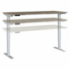 Bureau assis-debout à hauteur réglable 72 po x 30 po Move 40 Series de Bush Business Furniture - hickory moderne/gris métallique-Le bureau assis-debout électrique à hauteur réglable est doté d’un piètement motorisé et d’un plateau 72L x 30P avec système de gestion des câbles intégré