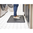 WeatherTech - Tapis anti-fatigue ComfortMat - Bordé - Noir-Le ComfortMat antidérapant dispose d'un bord biseauté pour plus de sécurité, et d'une surface et d'un dessous texturés pour plus de durabilité, de traction et d'adhérence sous vos pieds et sur votre sol