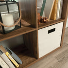 Sauder - Select Bibliothèque de rangement à 4 cubes - Pin Rural-La surface supérieure spacieuse offre un espace de rangement et un affichage supplémentaires pour des objets comme une lampe ou des haut-parleurs sans fil