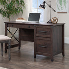 Sauder 53"W La Collection Carson Forge Bureau - Finition Coffee Oak-  Le tiroir inférieur peut contenir des dossiers suspendus de format Lettre