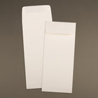 JAM Paper Enveloppes-pochette à fermeture gommée, papier vélin, 4 1/2 x 10 3/8 po, blanc naturel, 1000/pqt-Ouverture : Par le sommet