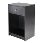 Winsome – Table d’appoint Squamish avec 1 tiroir, noir-Table d’appoint Squamish simple et fonctionnelle qui peut aussi servir de table de chevet. Comprend un tiroir et un caisson ouvert pour le rangement. Dimensions globales de la table : 23,82 haut. x 15,75 larg. x 12,5 prof. (po). Dimensions intérieures du tiroir : 4,41 haut. x 12,75 larg. x 9,68 prof. (po). Dimensions du caisson ouvert : 14,48 haut. x 14,25 larg. x 11,06 prof. (po). Placage noir sur bois composite. Assemblage nécessaire.