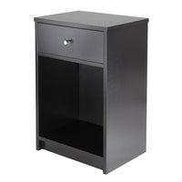 Winsome – Table d’appoint Squamish avec 1 tiroir, noir-Table d’appoint Squamish simple et fonctionnelle qui peut aussi servir de table de chevet. Comprend un tiroir et un caisson ouvert pour le rangement. Dimensions globales de la table : 23,82 haut. x 15,75 larg. x 12,5 prof. (po). Dimensions intérieures du tiroir : 4,41 haut. x 12,75 larg. x 9,68 prof. (po). Dimensions du caisson ouvert : 14,48 haut. x 14,25 larg. x 11,06 prof. (po). Placage noir sur bois composite. Assemblage nécessaire.