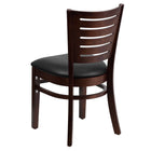 Flash Furniture – Chaise de restaurant en bois, dossier à barreaux, fini noyer, siège en vinyle noir (XUDGW018WALBKV)-Conception à dossier à lattes